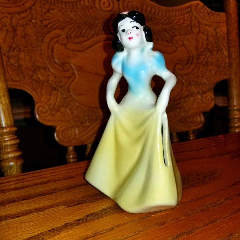 1950's Snow White Bank Disney Figure - Picture 1 of 5